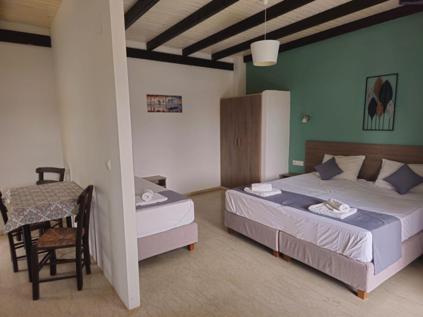 Gardelis Gardens Apartment Benitses  Room photo