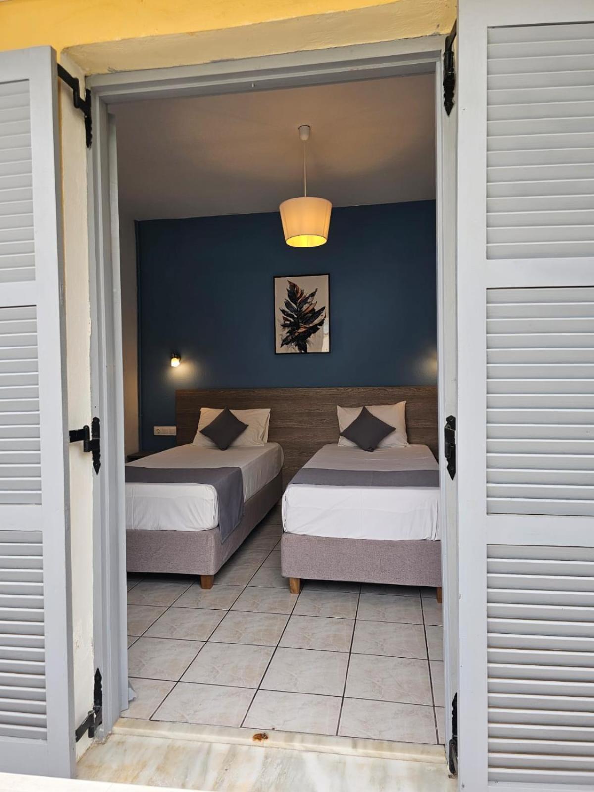 Gardelis Gardens Apartment Benitses  Room photo